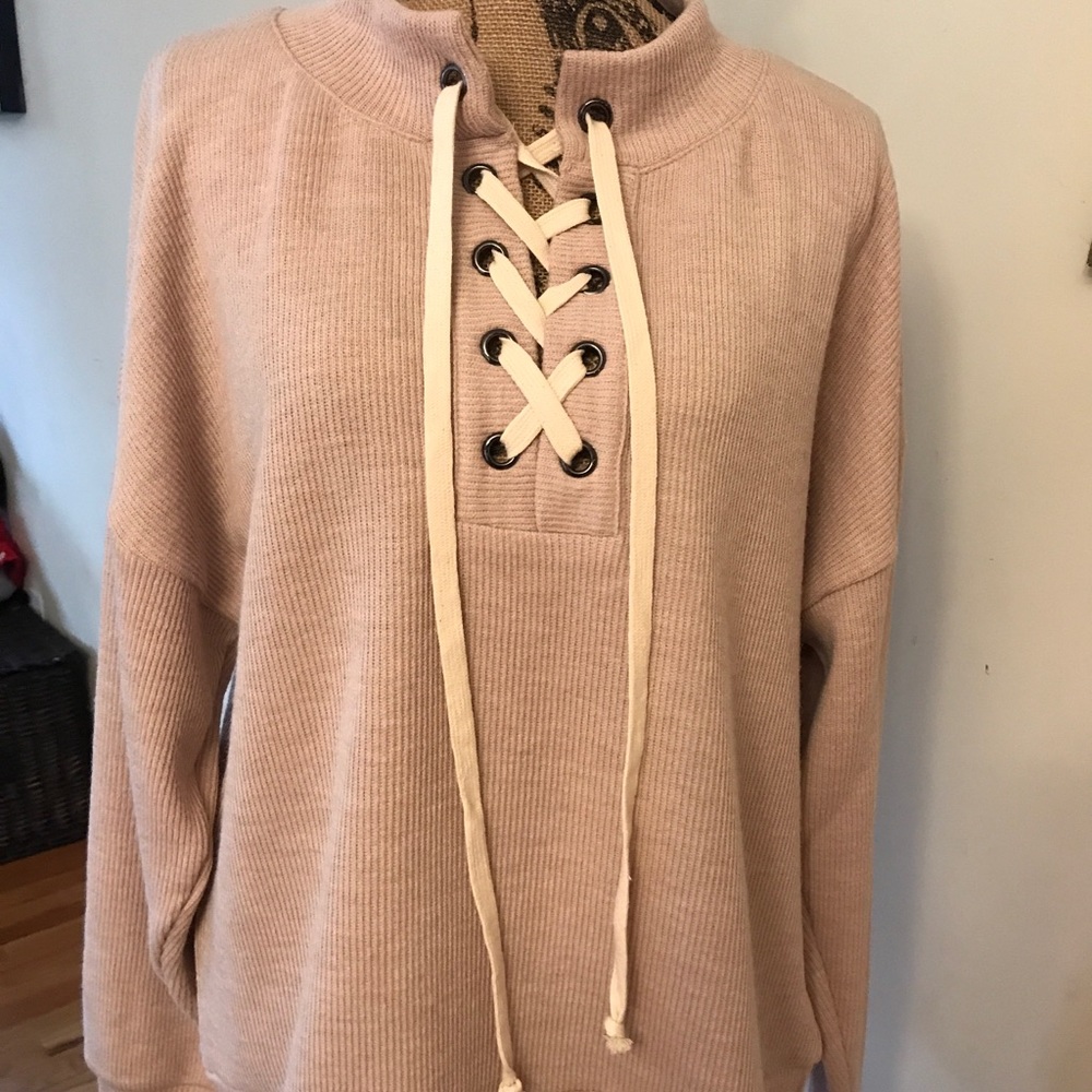 🍑Easel Laced Sweater